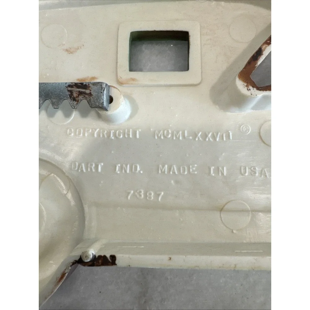 Vintage‎ 1977 Dart Industries Car Wall Hangings 7387 & 7388